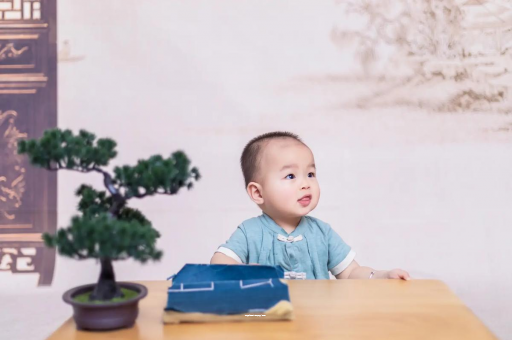 喀什宝宝总是抠鼻子 喀什宝宝总是抠鼻子